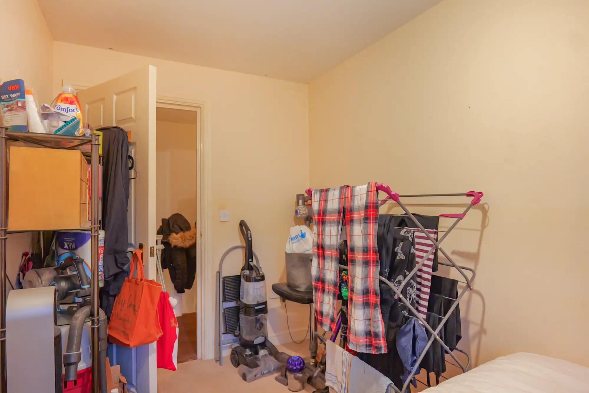 property photo 10 of 17