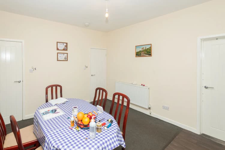 property photo 4 of 27