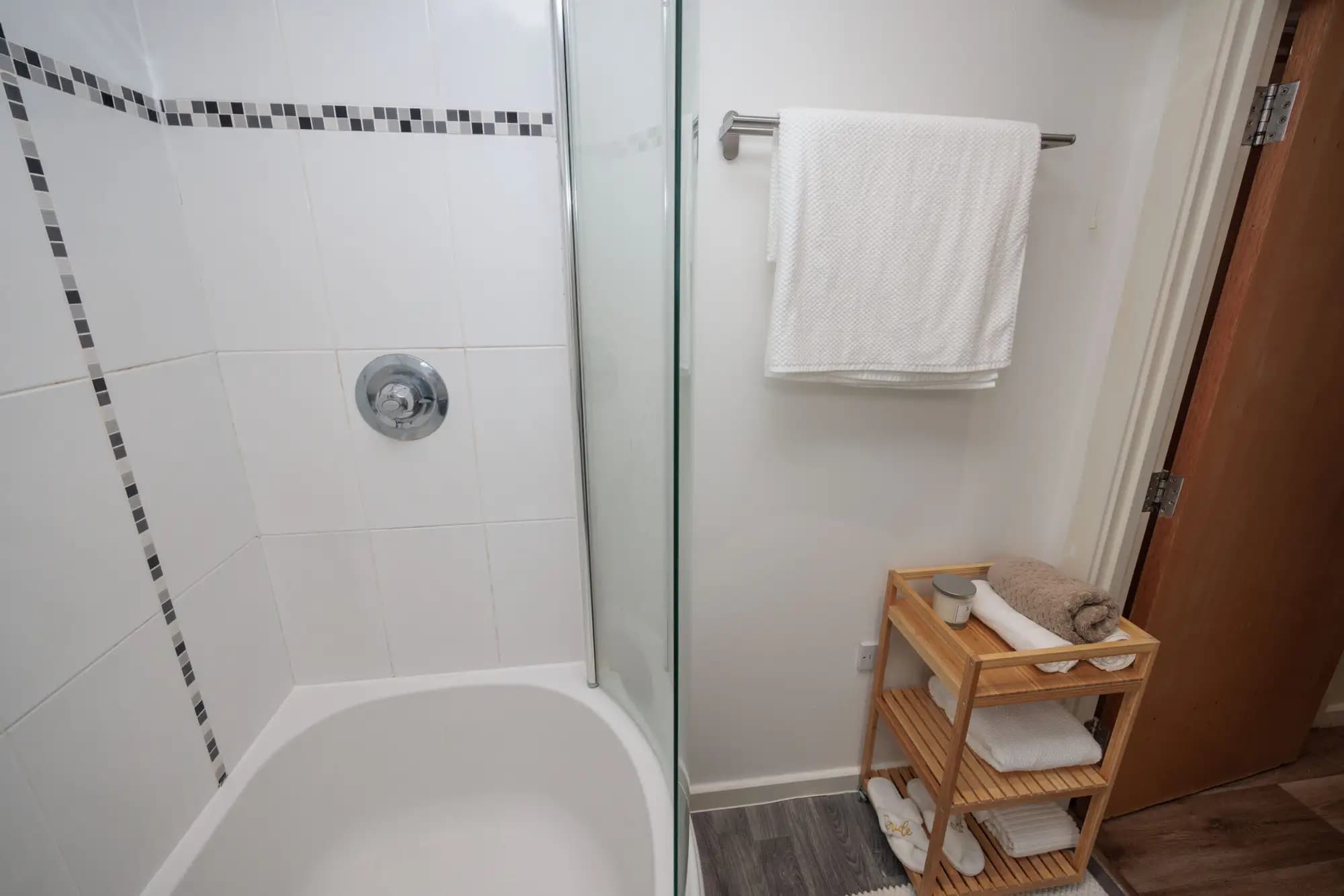 property photo 8 of 16