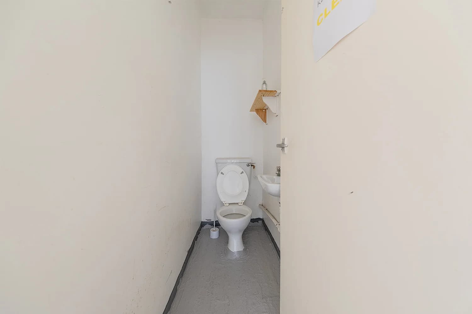 property photo 16 of 30