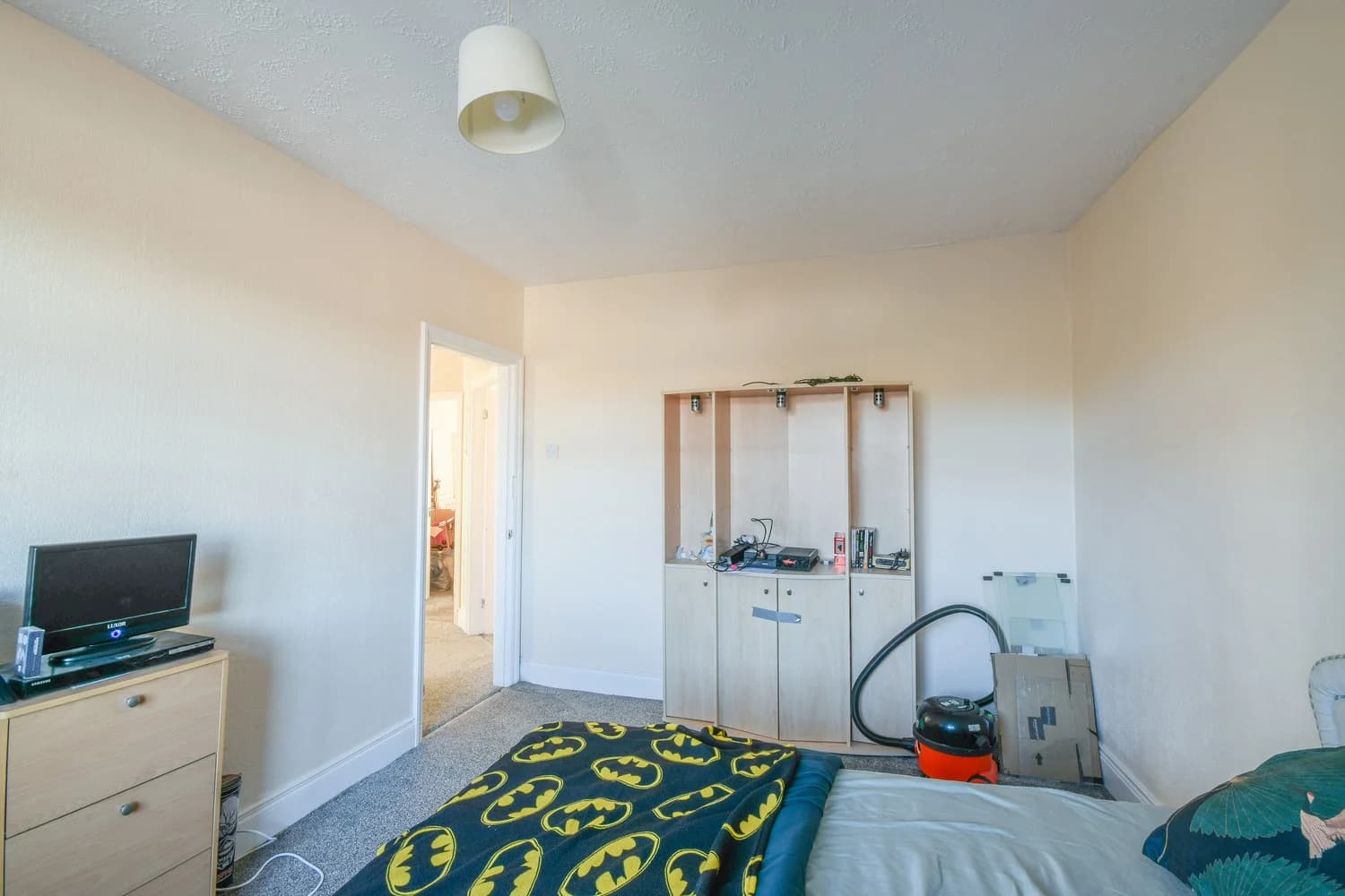 property photo 8 of 12