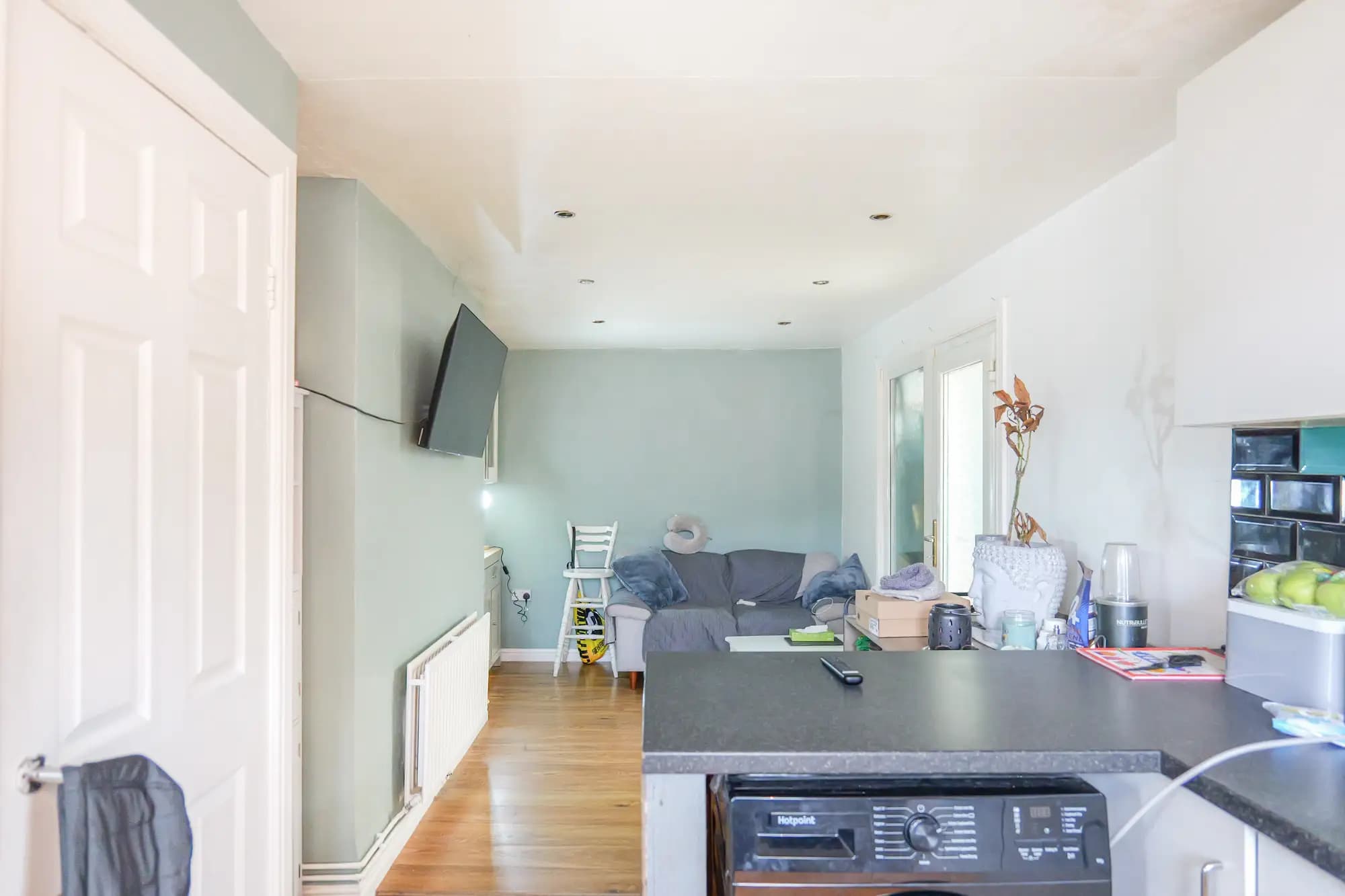 property photo 6 of 16