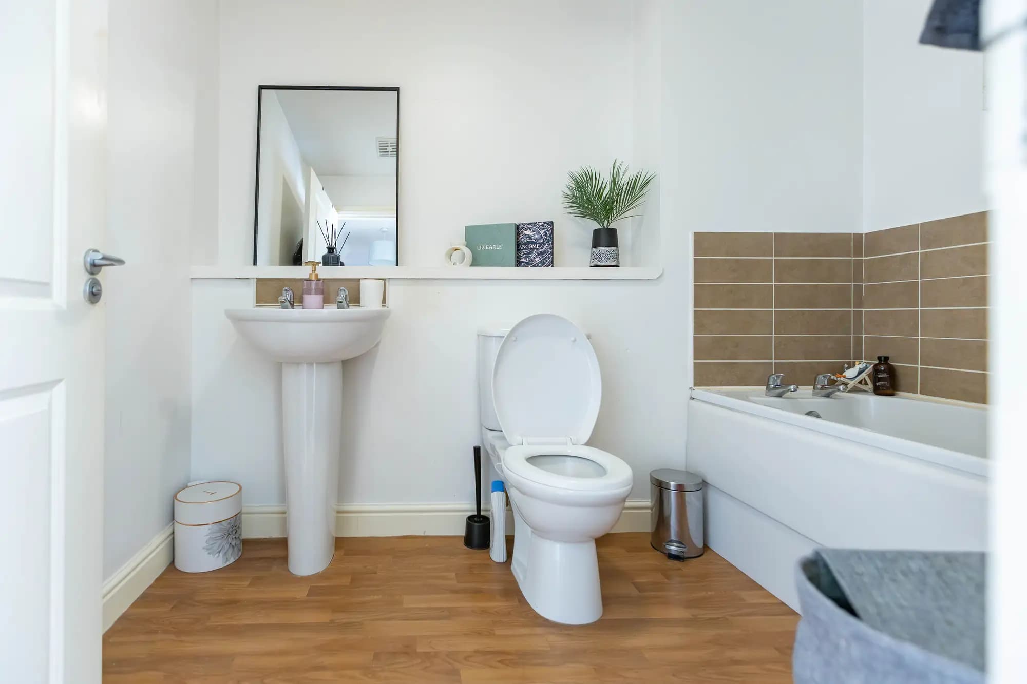 property photo 10 of 28