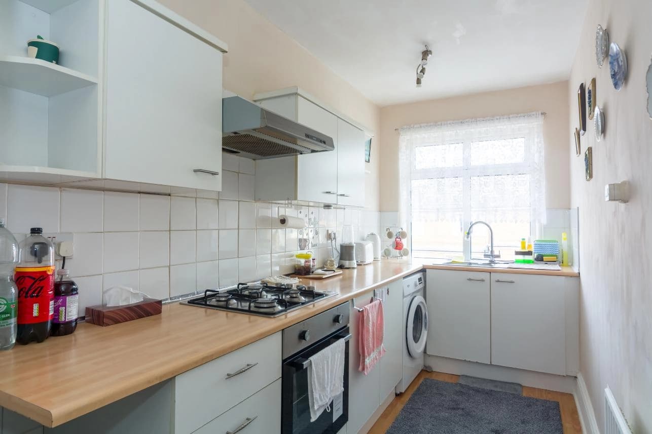 property photo 4 of 18