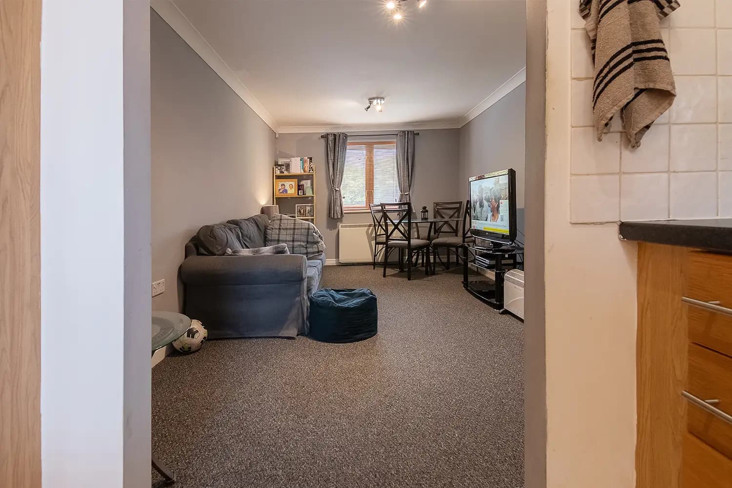 property photo 4 of 17