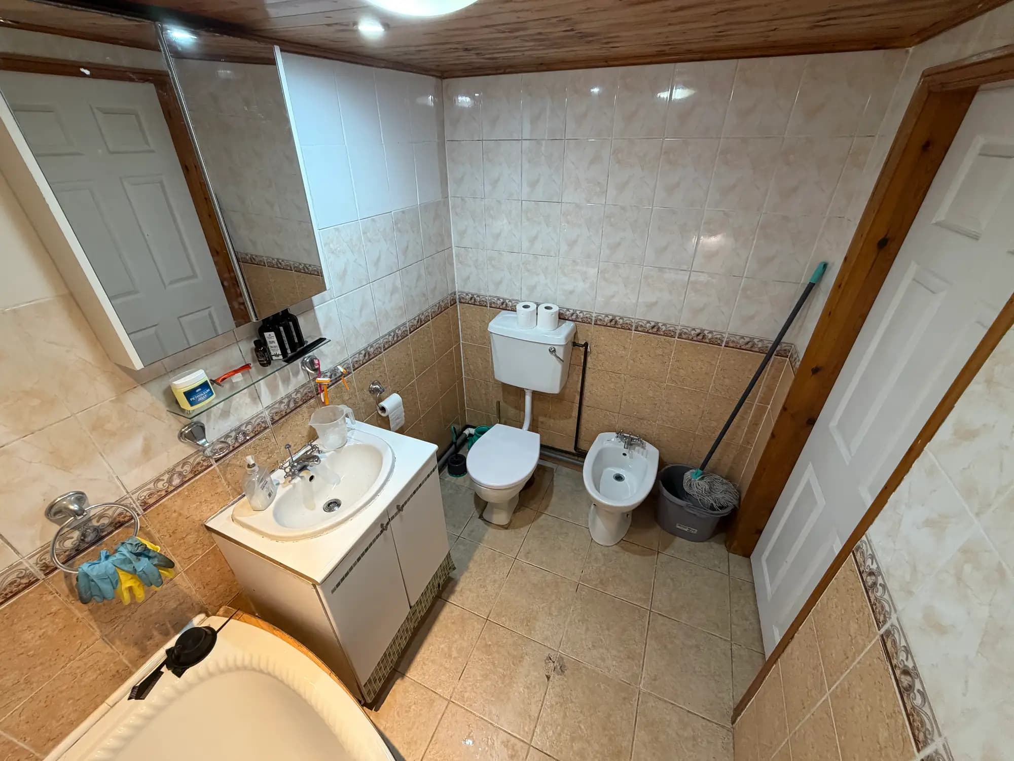 property photo 9 of 27