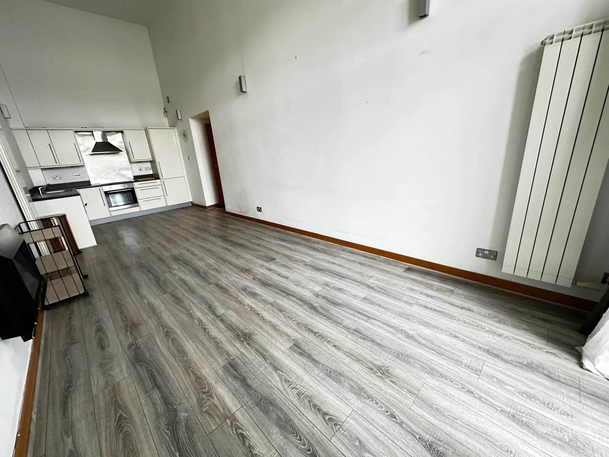 property photo 4 of 21