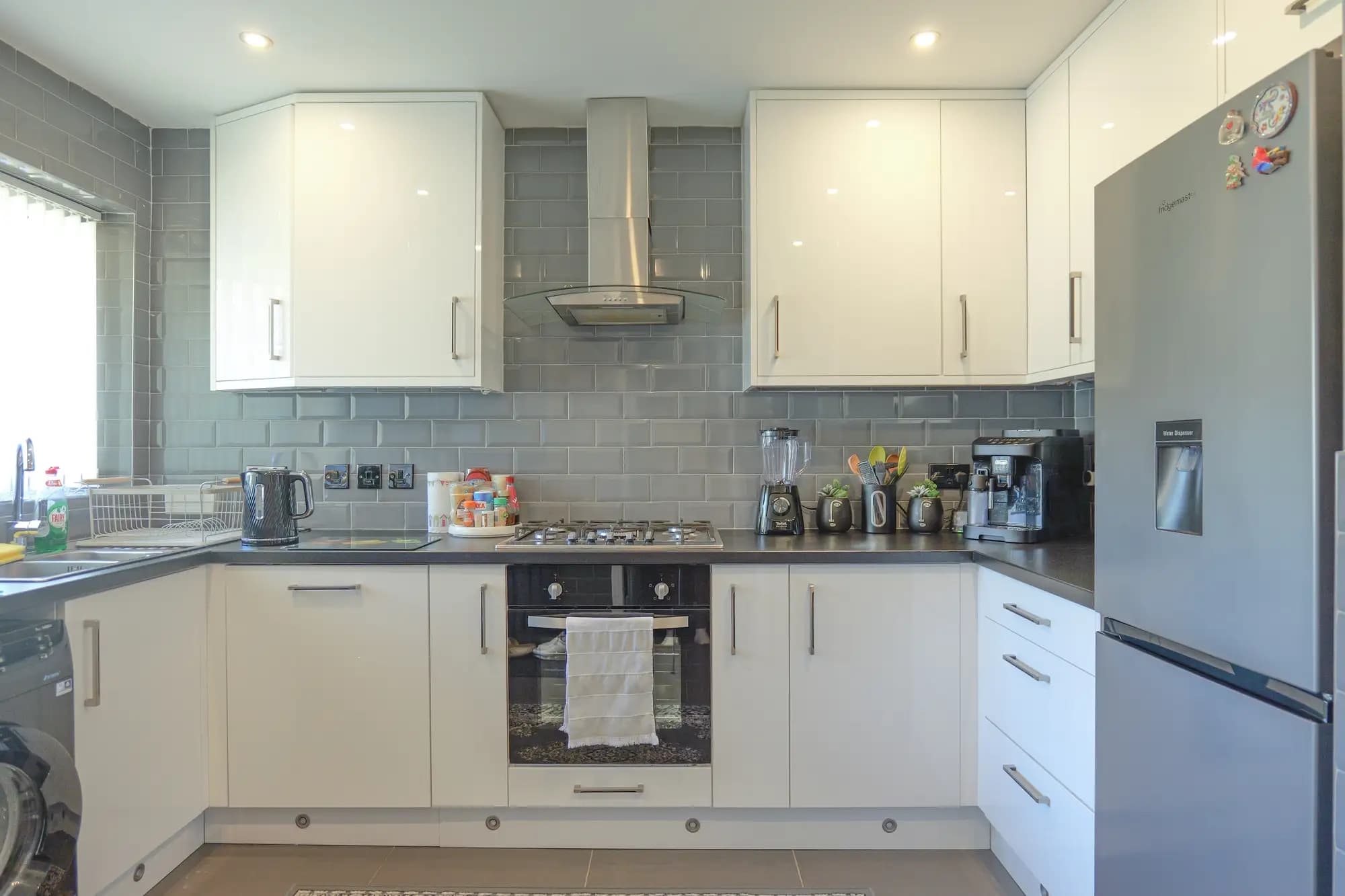 property photo 5 of 33