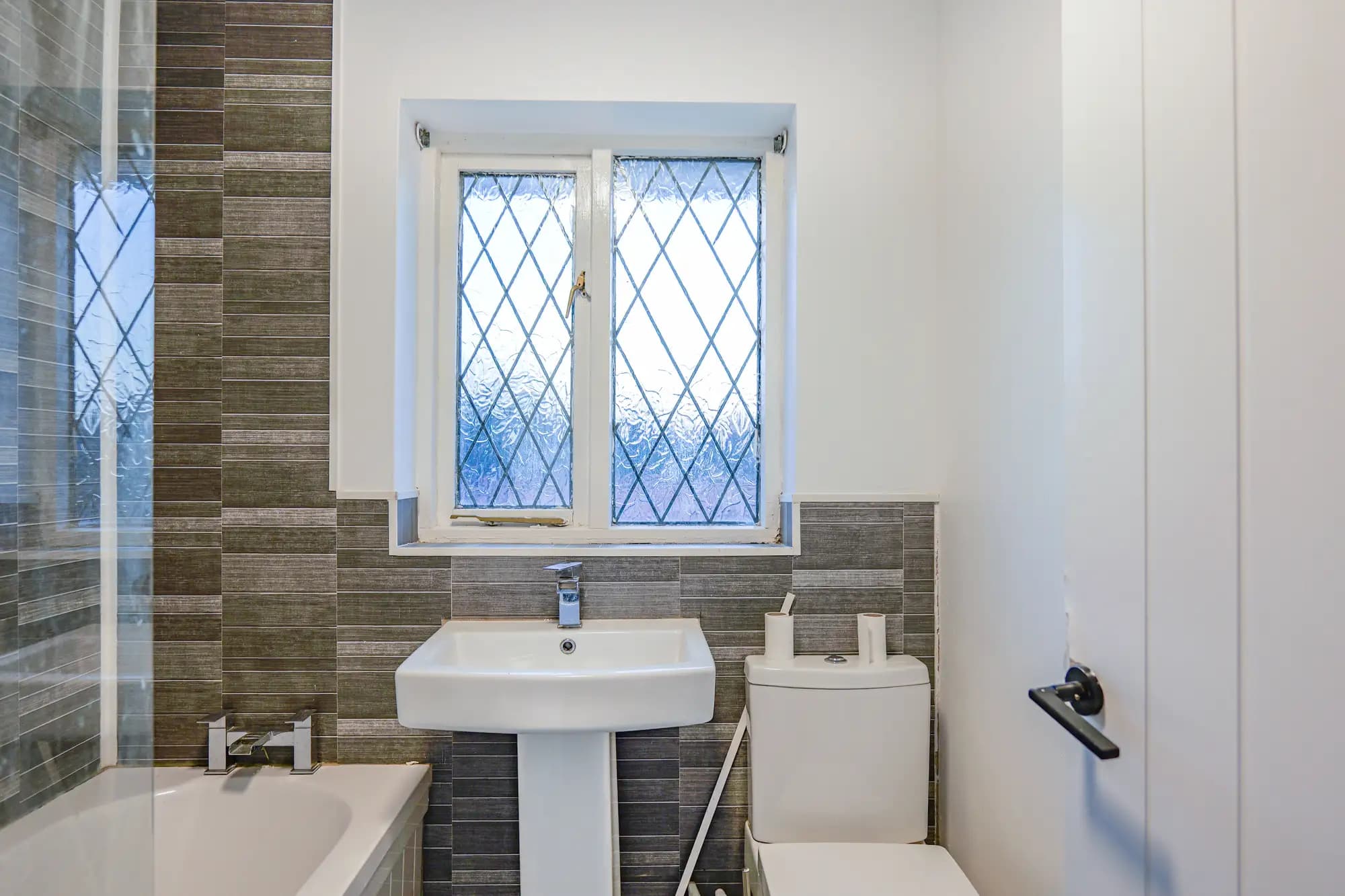 property photo 7 of 16