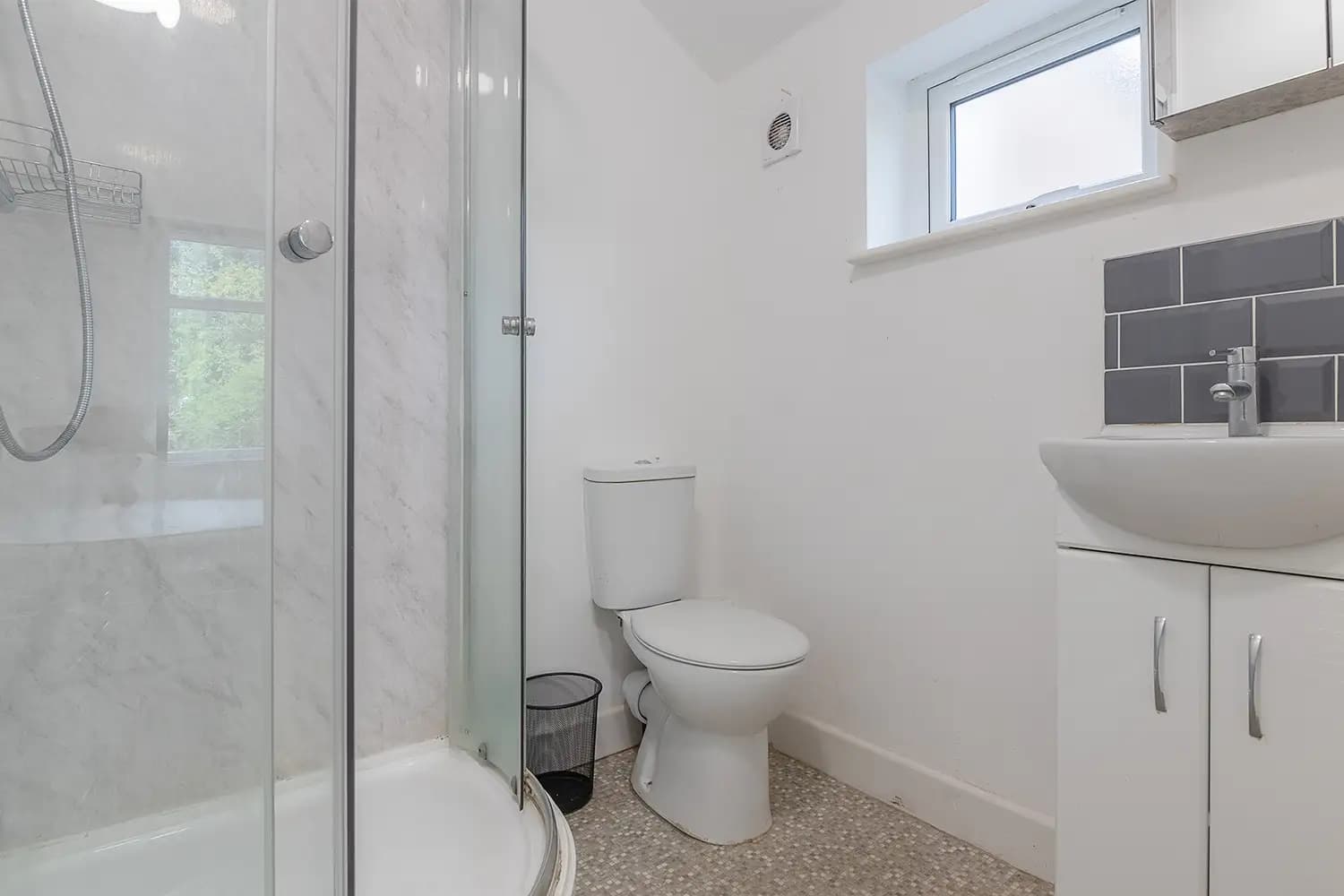 property photo 11 of 35