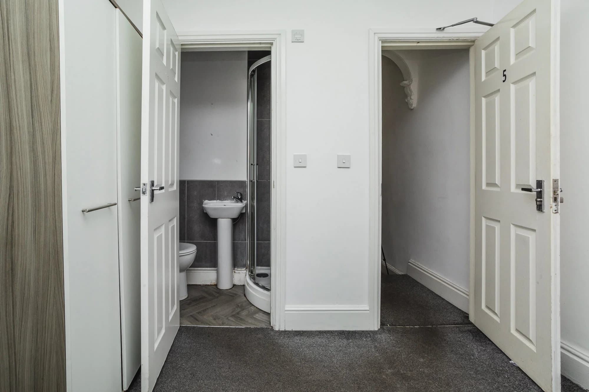 property photo 27 of 40