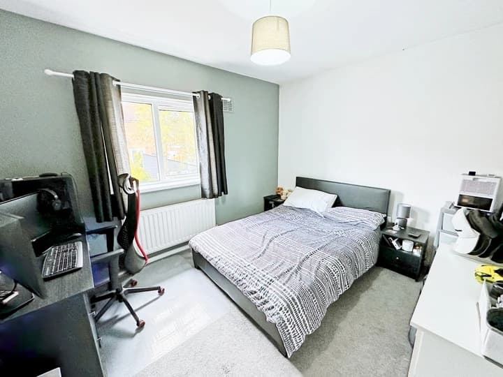 property photo 13 of 25