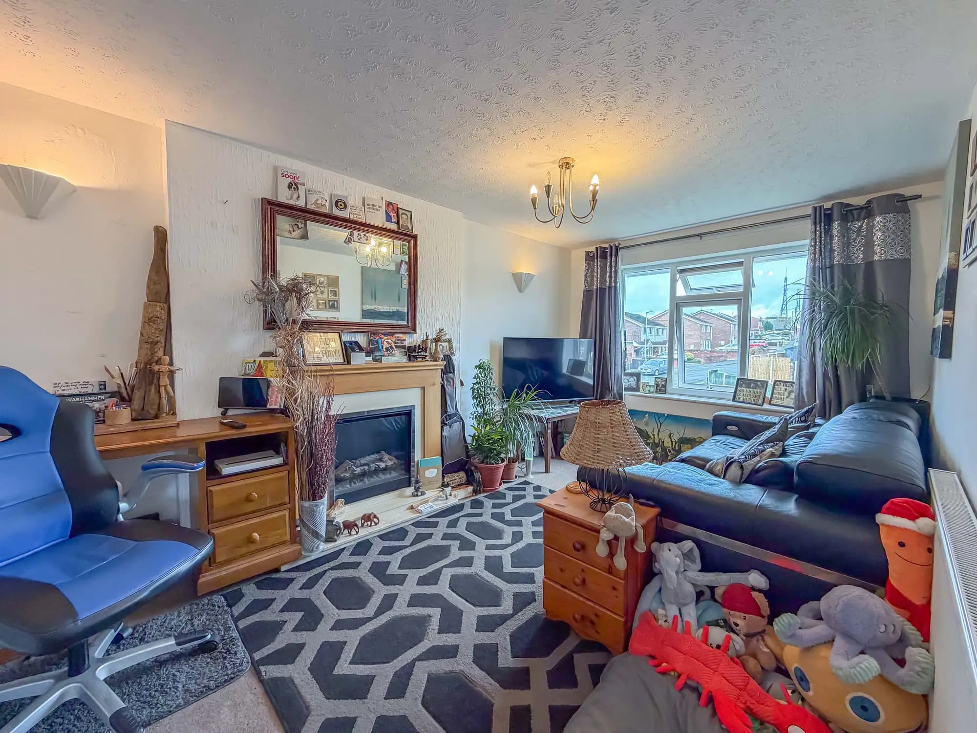 property photo 3 of 19