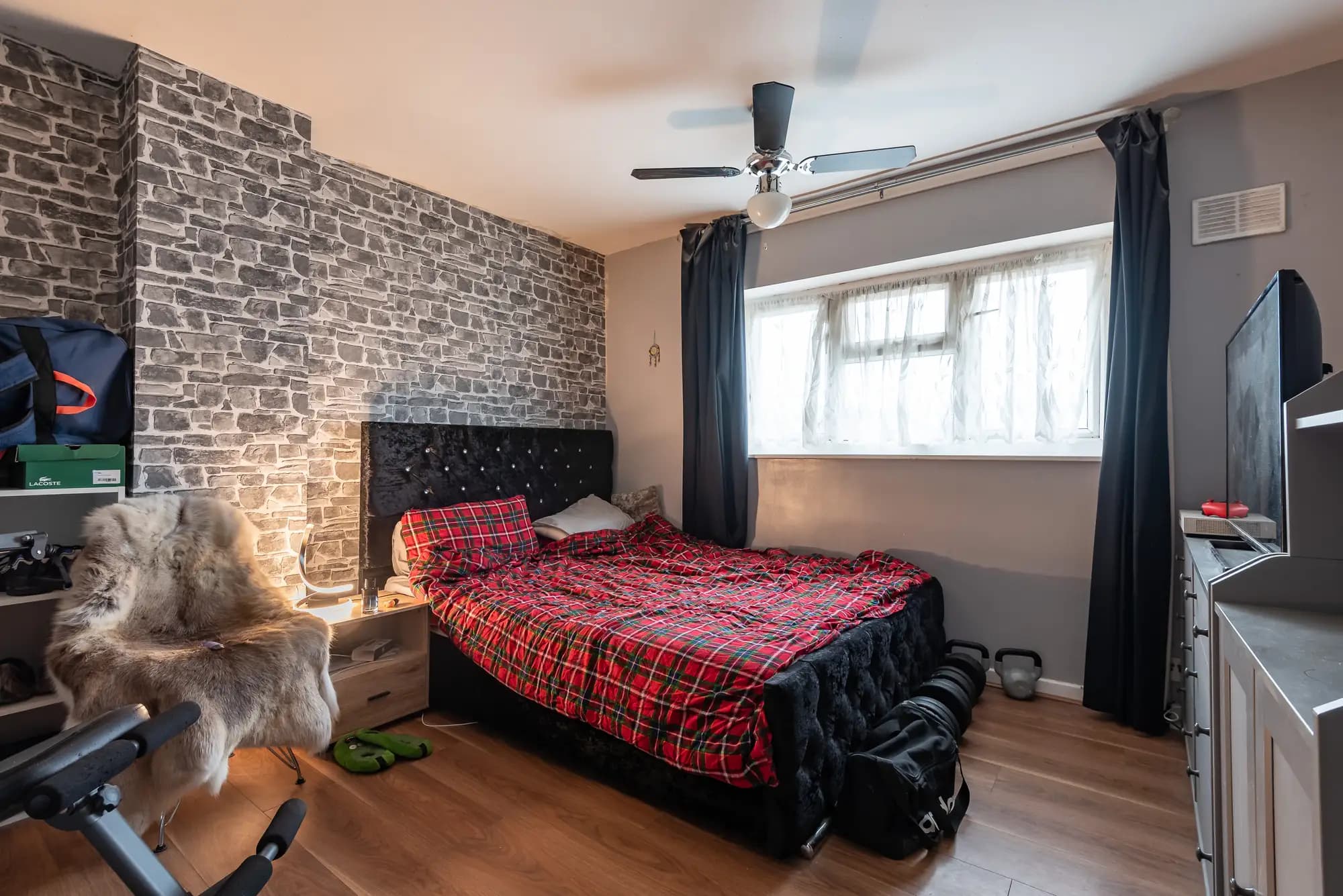 property photo 16 of 26