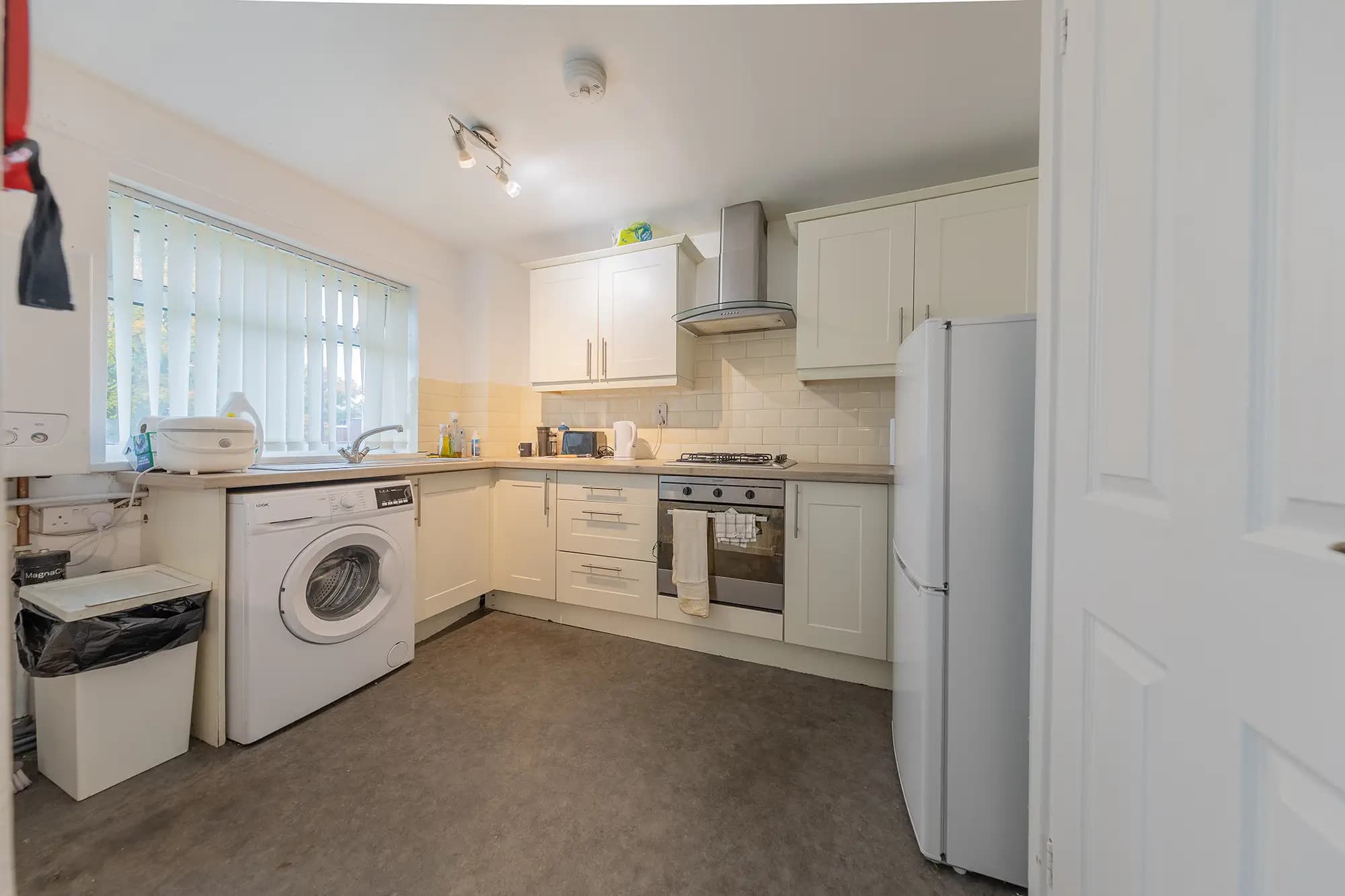 property photo 5 of 17