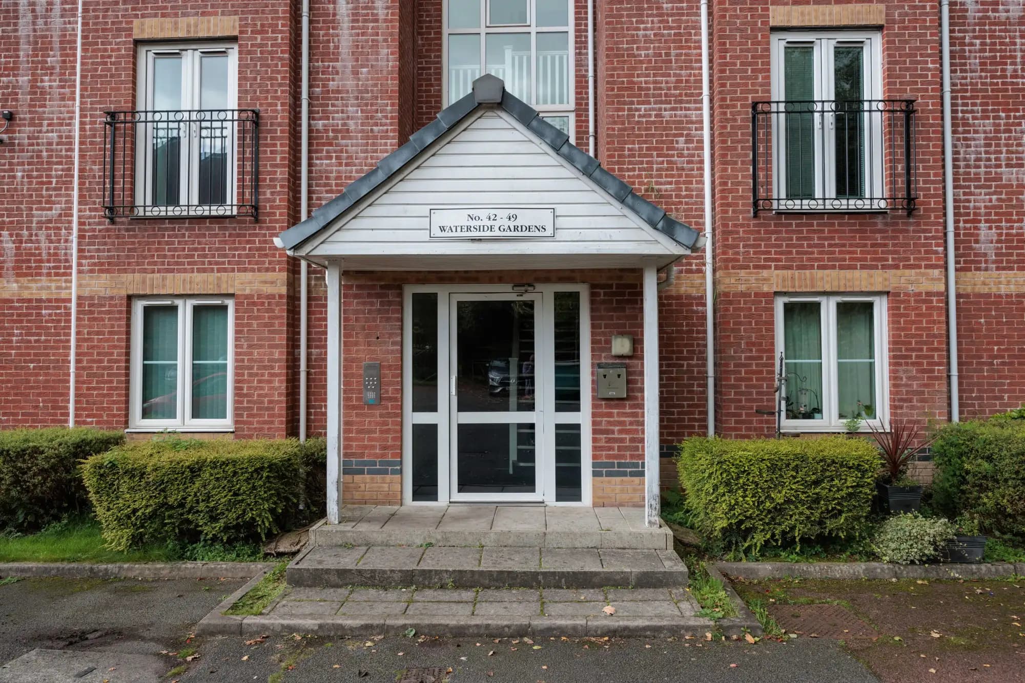 property photo 13 of 16