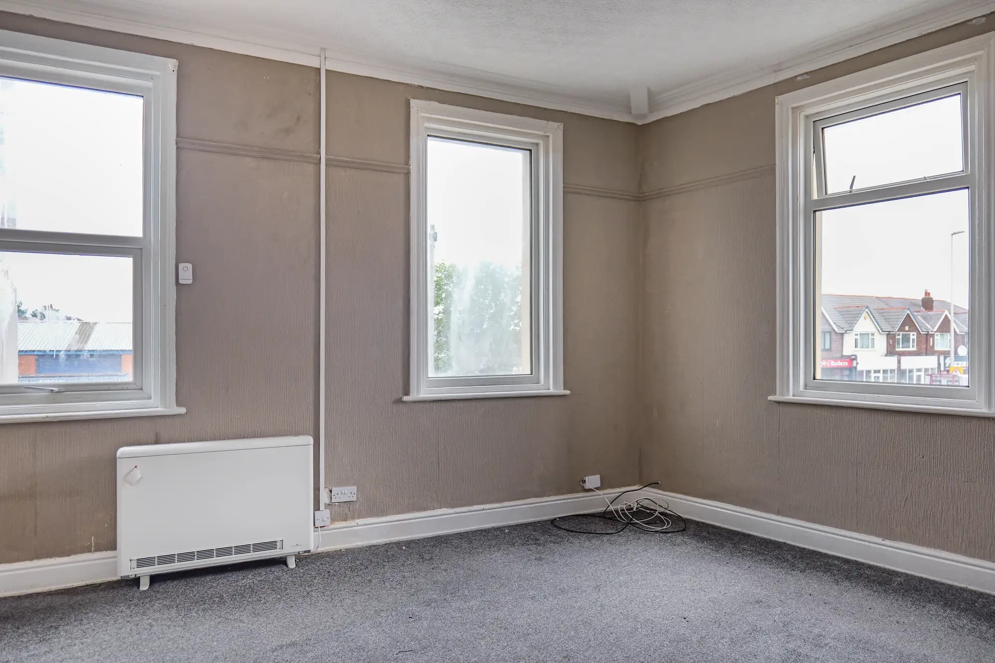 property photo 19 of 32
