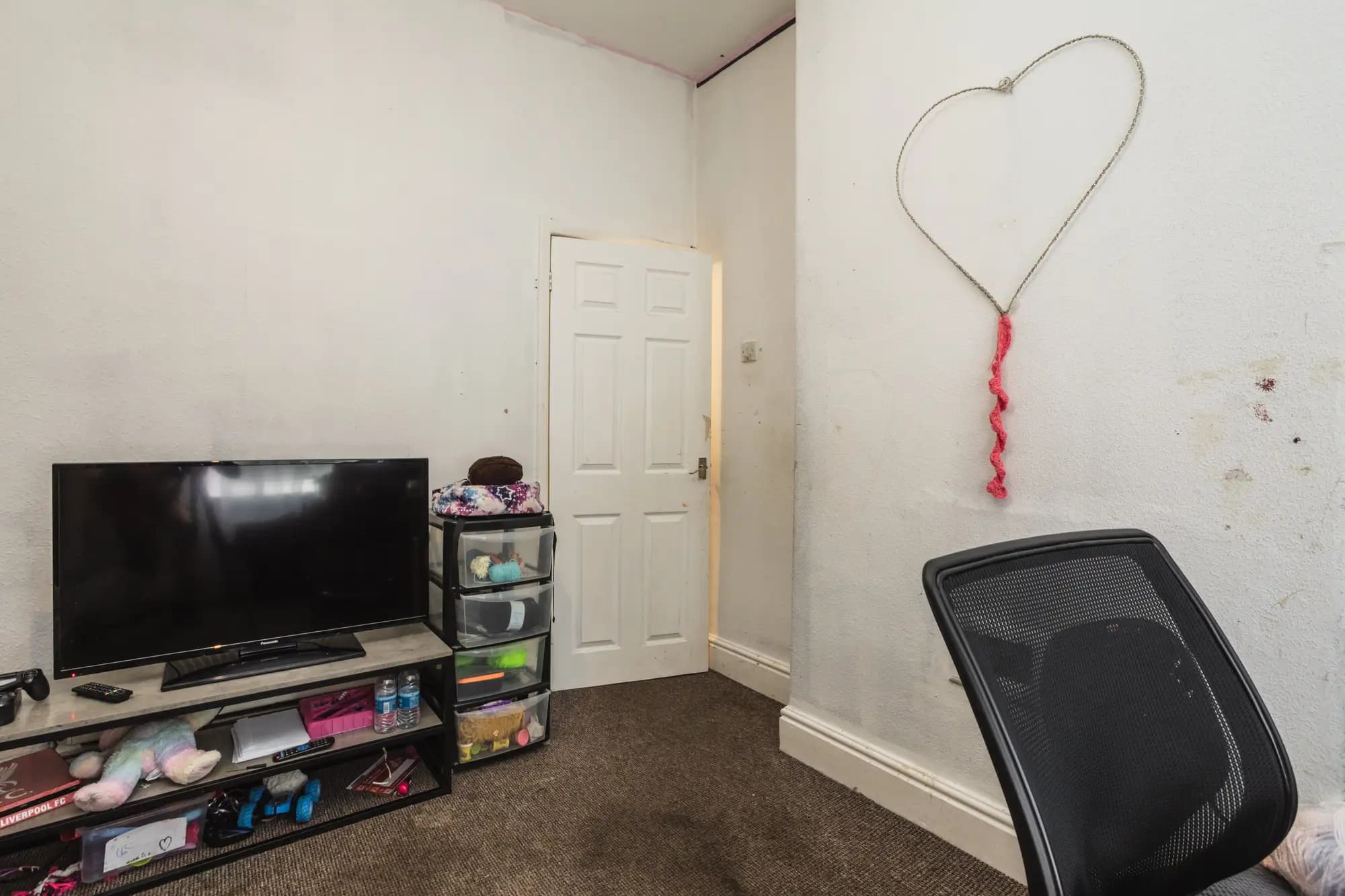 property photo 17 of 27