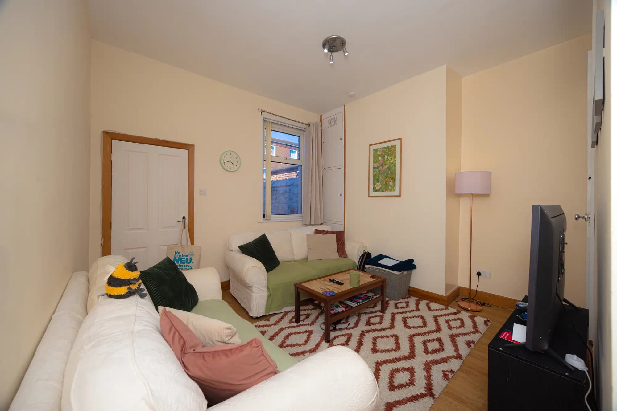 property photo 4 of 15