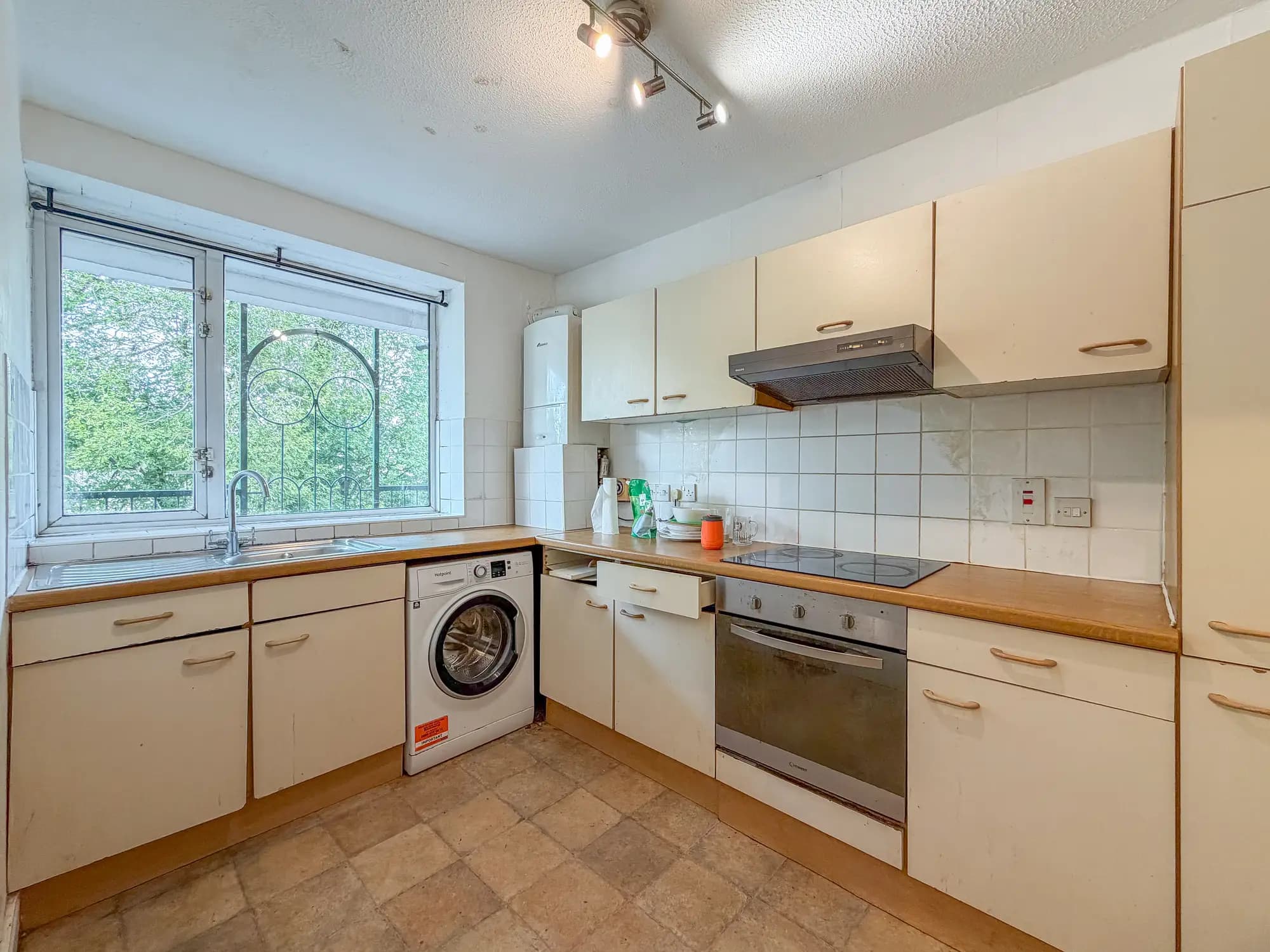 property photo 8 of 23