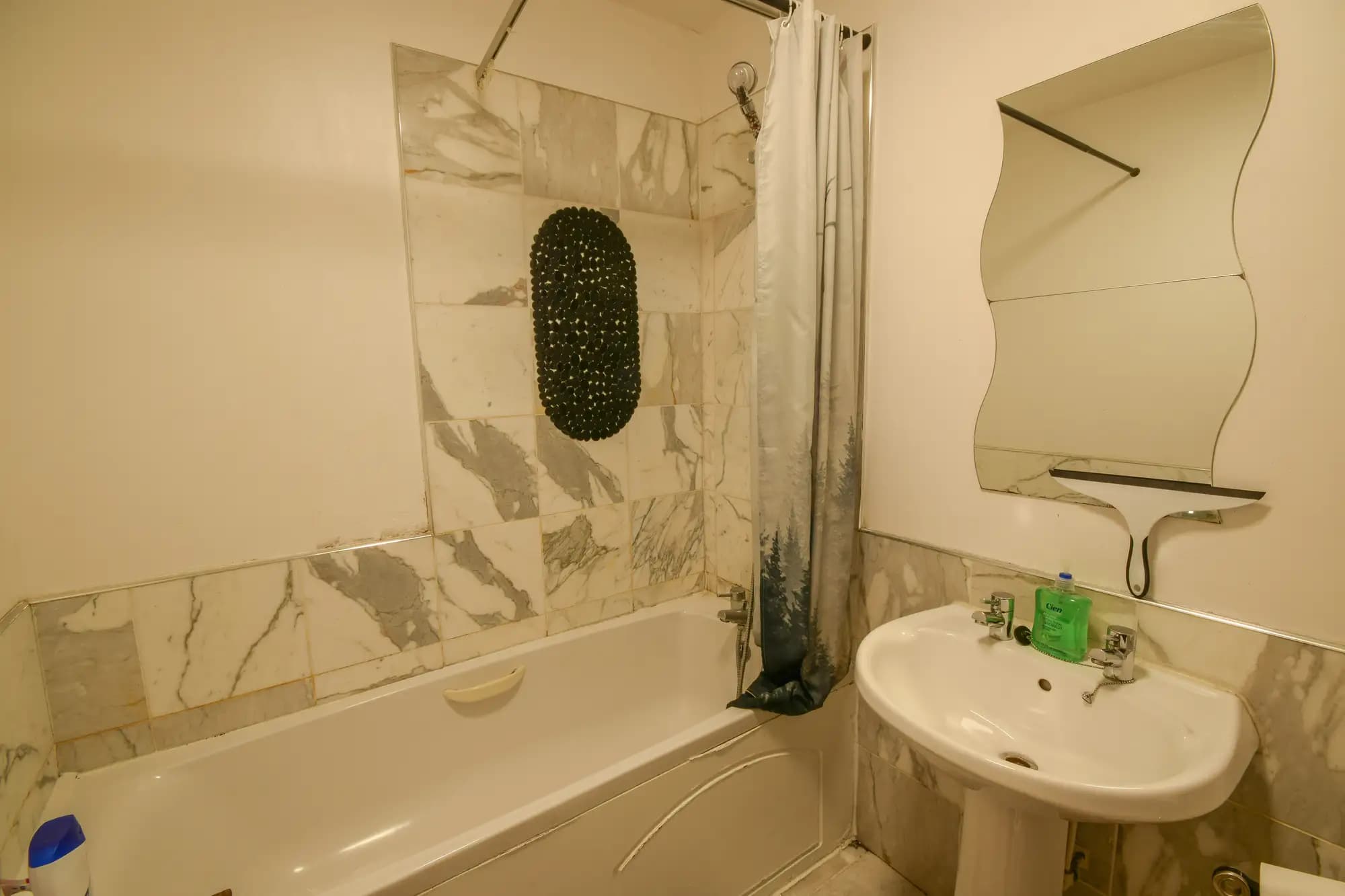 property photo 6 of 12
