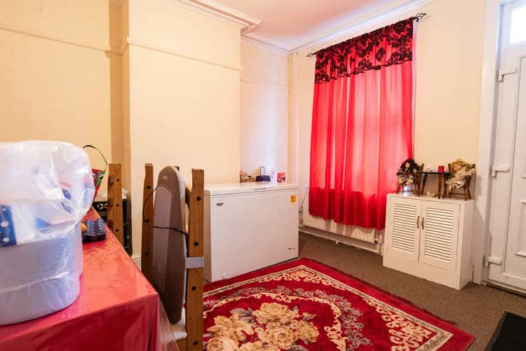 property photo 6 of 21