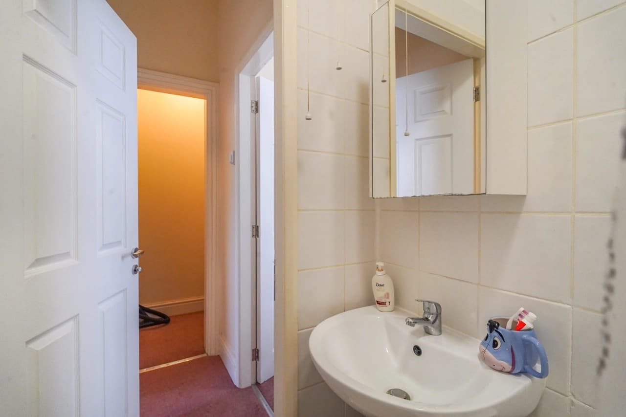 property photo 7 of 34