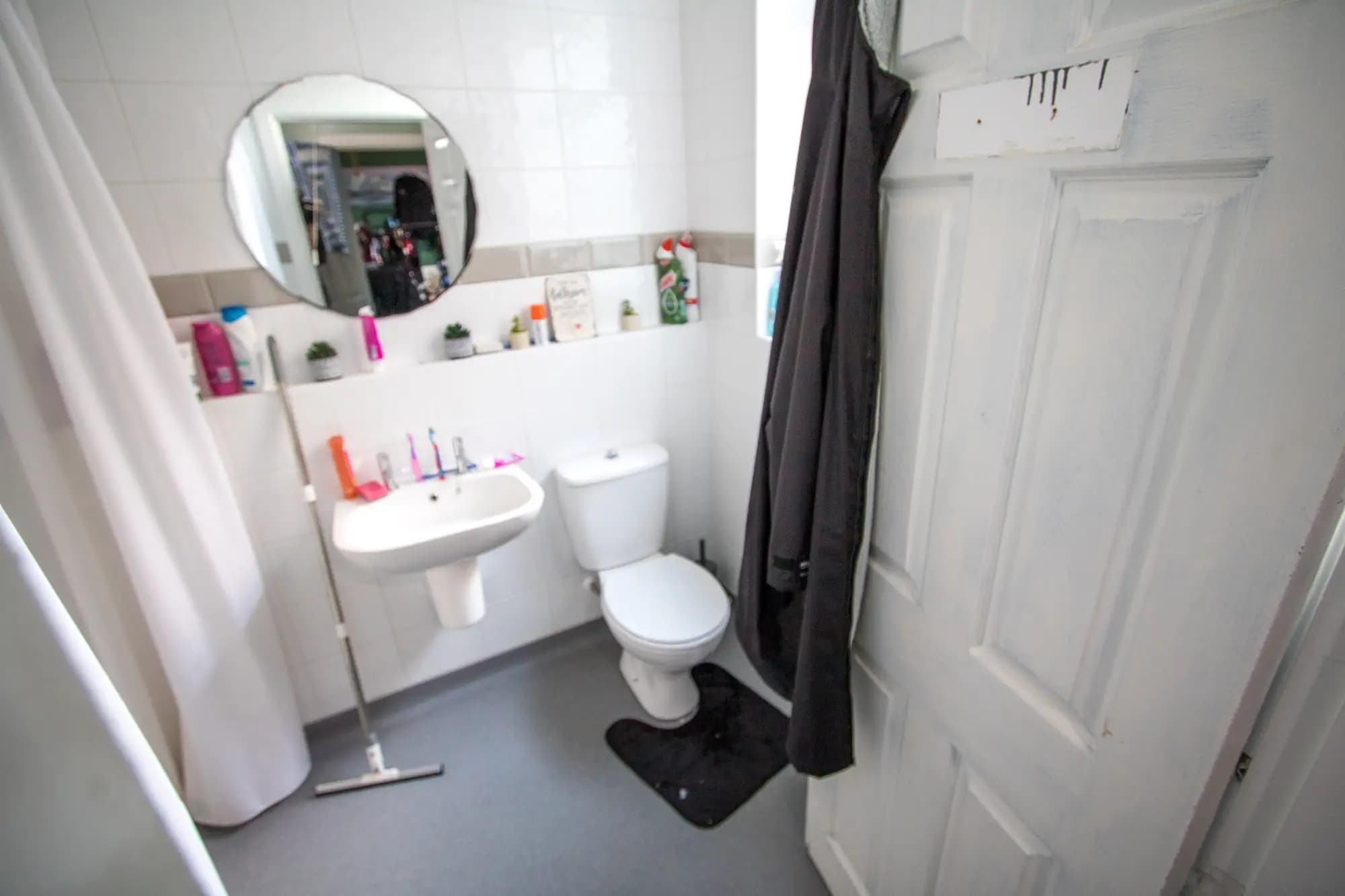 property photo 8 of 16