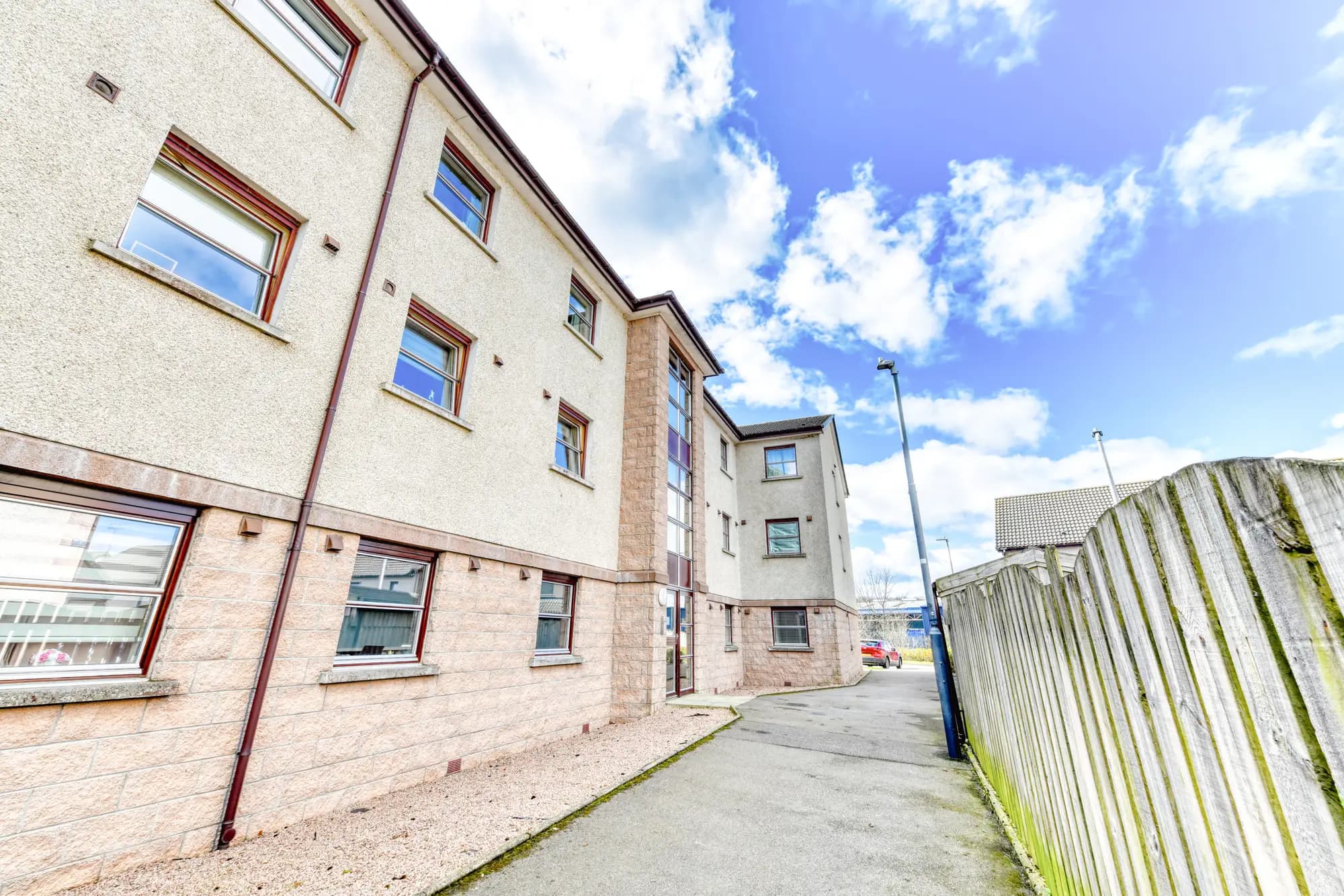 property photo 25 of 28