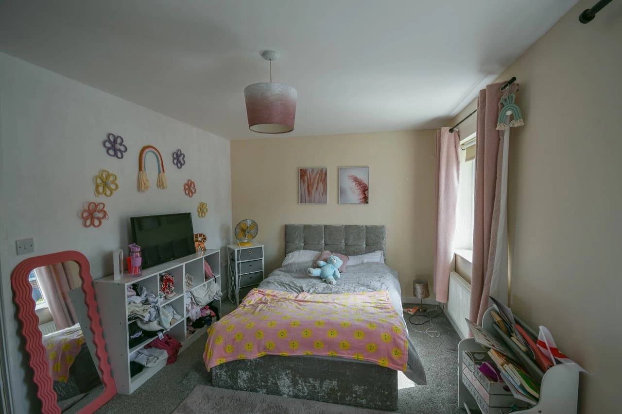 property photo 11 of 20