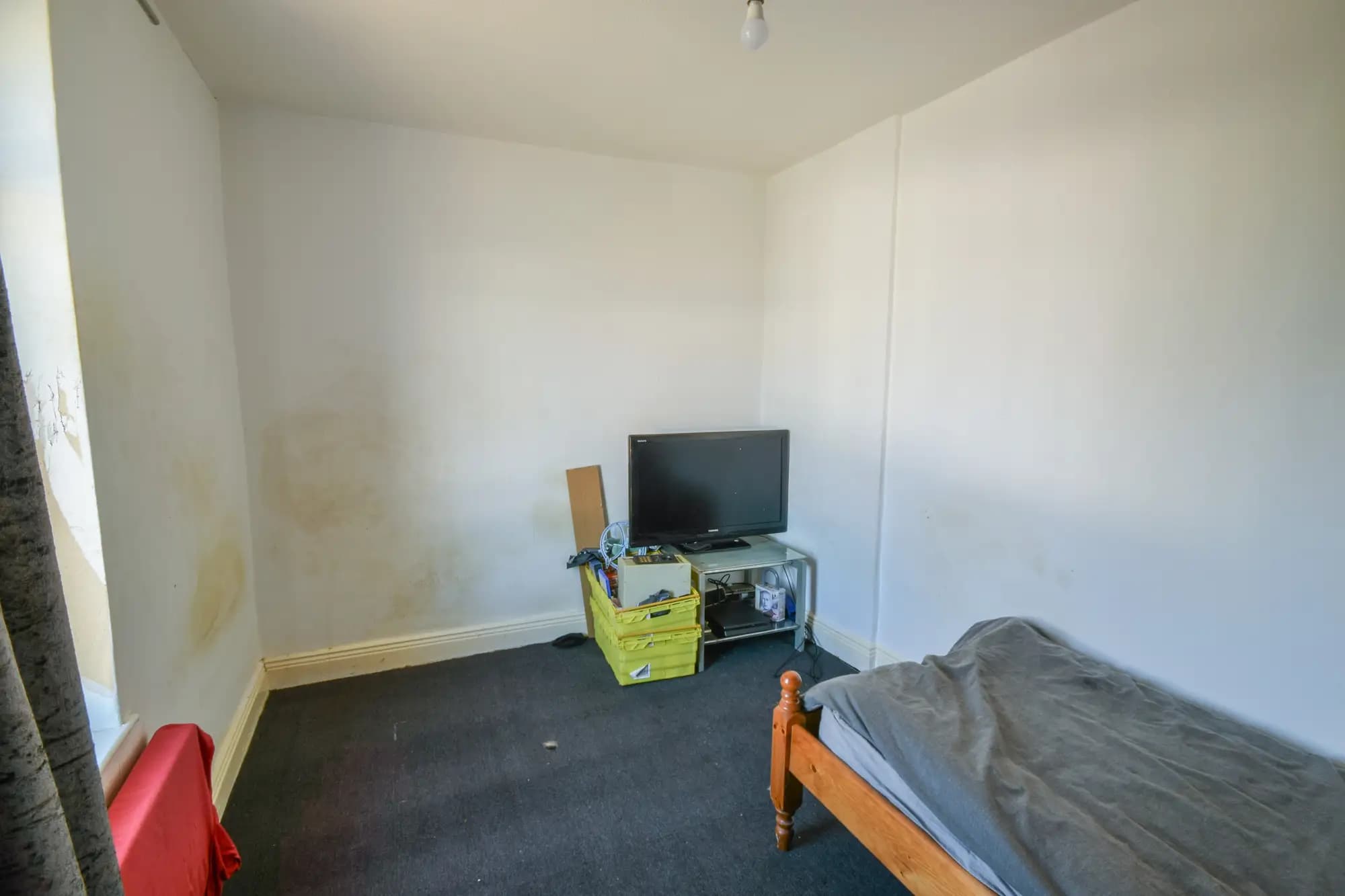 property photo 9 of 18