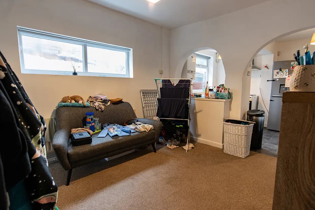 property photo 9 of 25