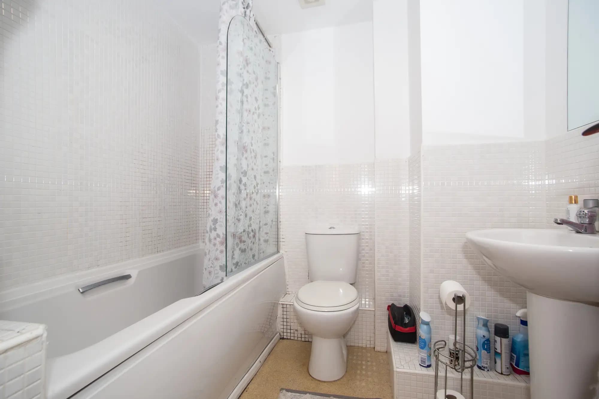 property photo 8 of 15