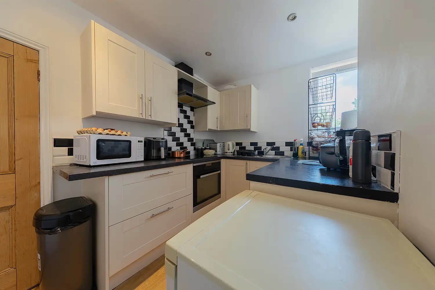 property photo 5 of 23
