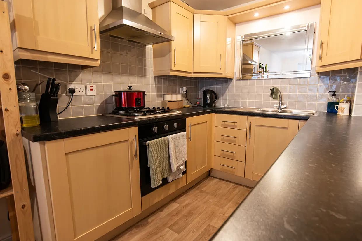 property photo 6 of 23