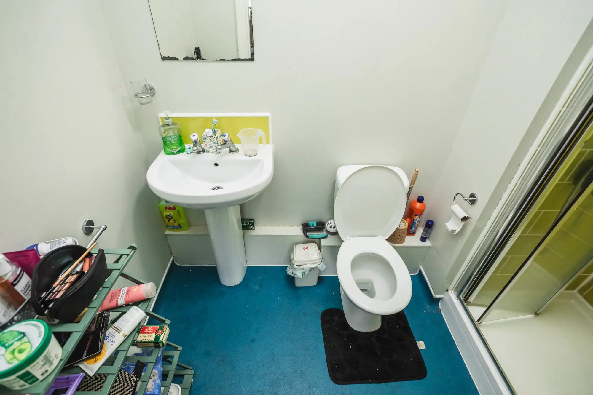 property photo 6 of 11