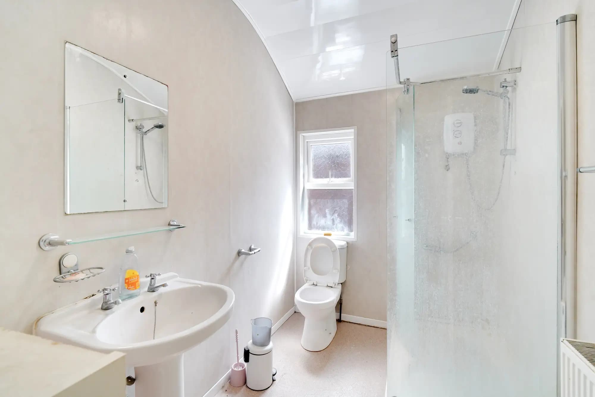 property photo 5 of 18