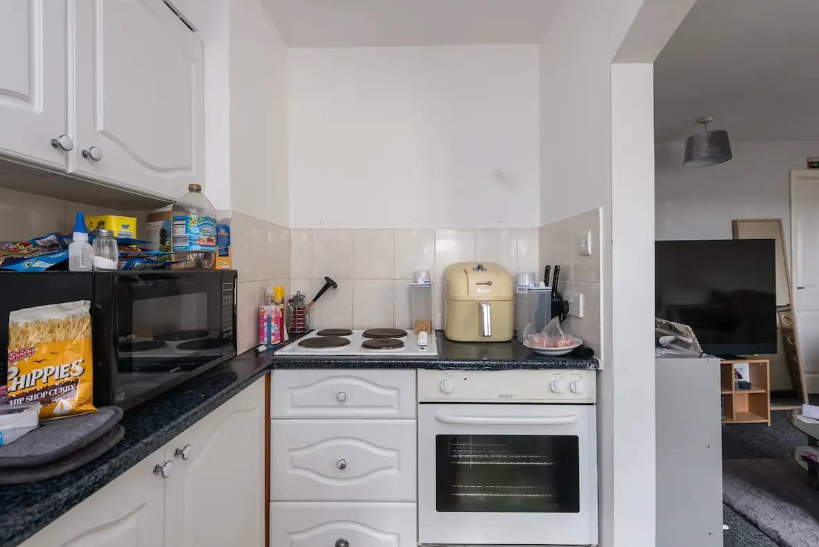 property photo 14 of 34