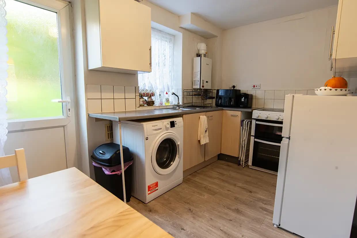 property photo 5 of 22