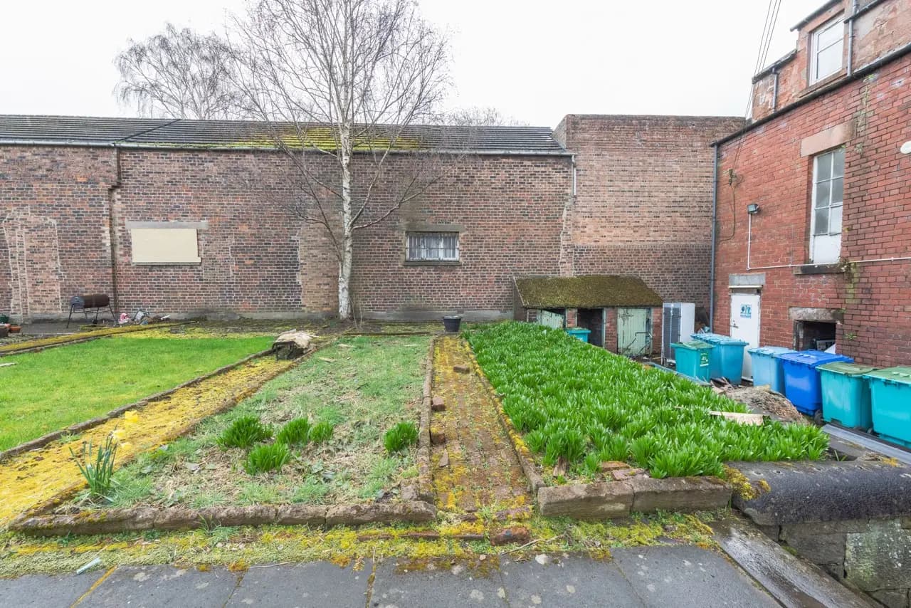 property photo 30 of 32