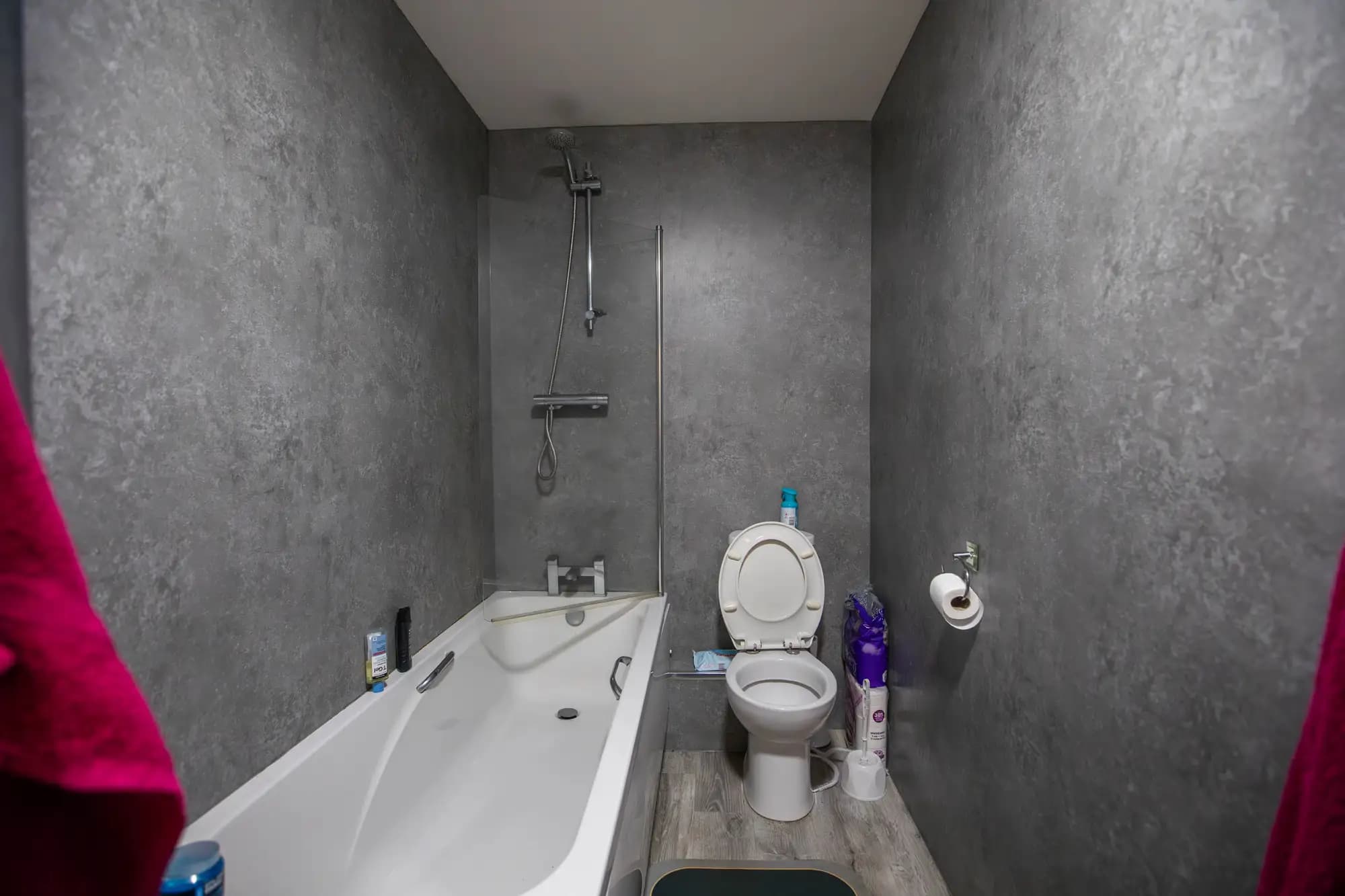 property photo 8 of 16