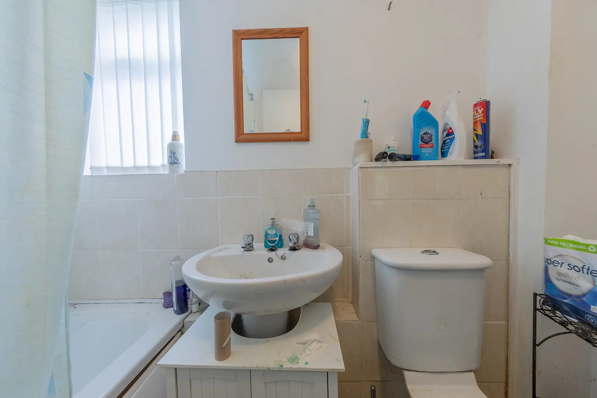 property photo 8 of 17