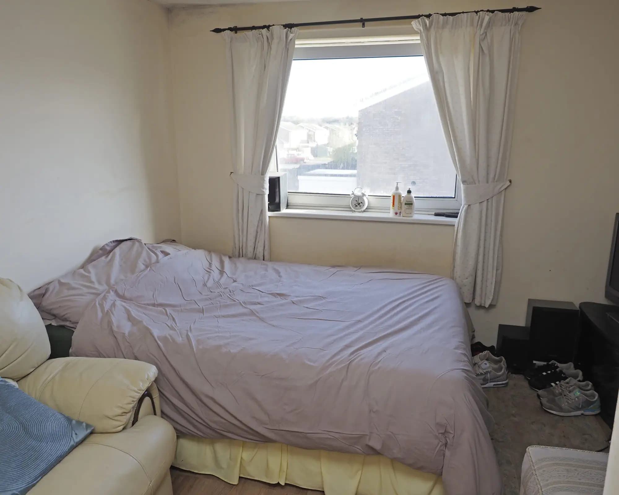 property photo 11 of 17