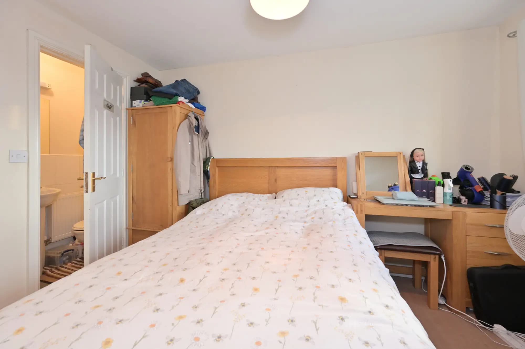 property photo 11 of 16
