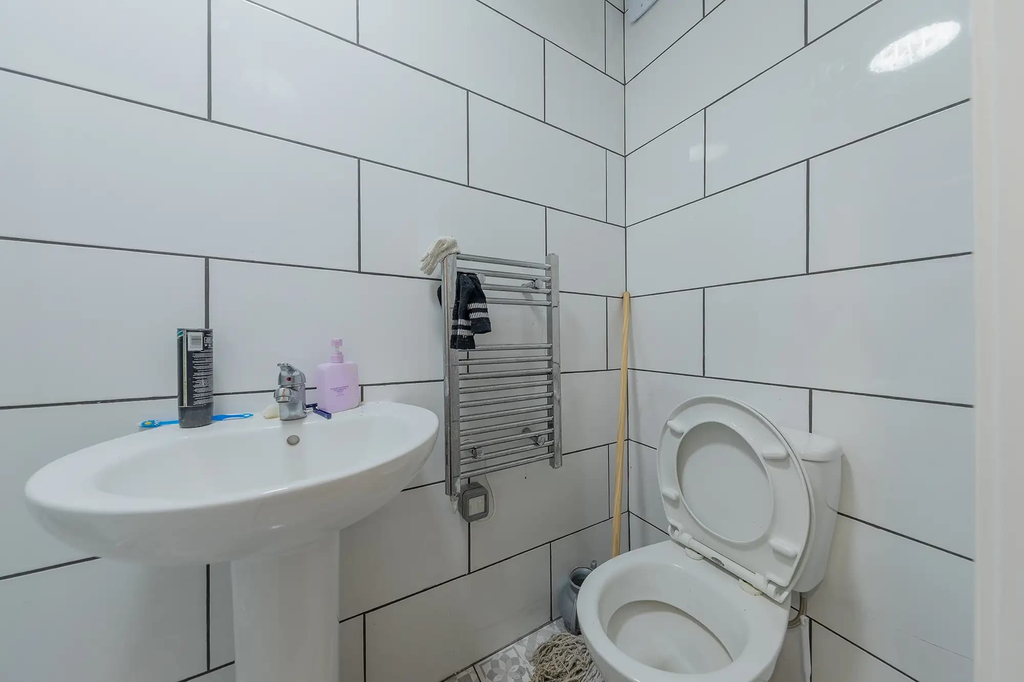 property photo 9 of 27