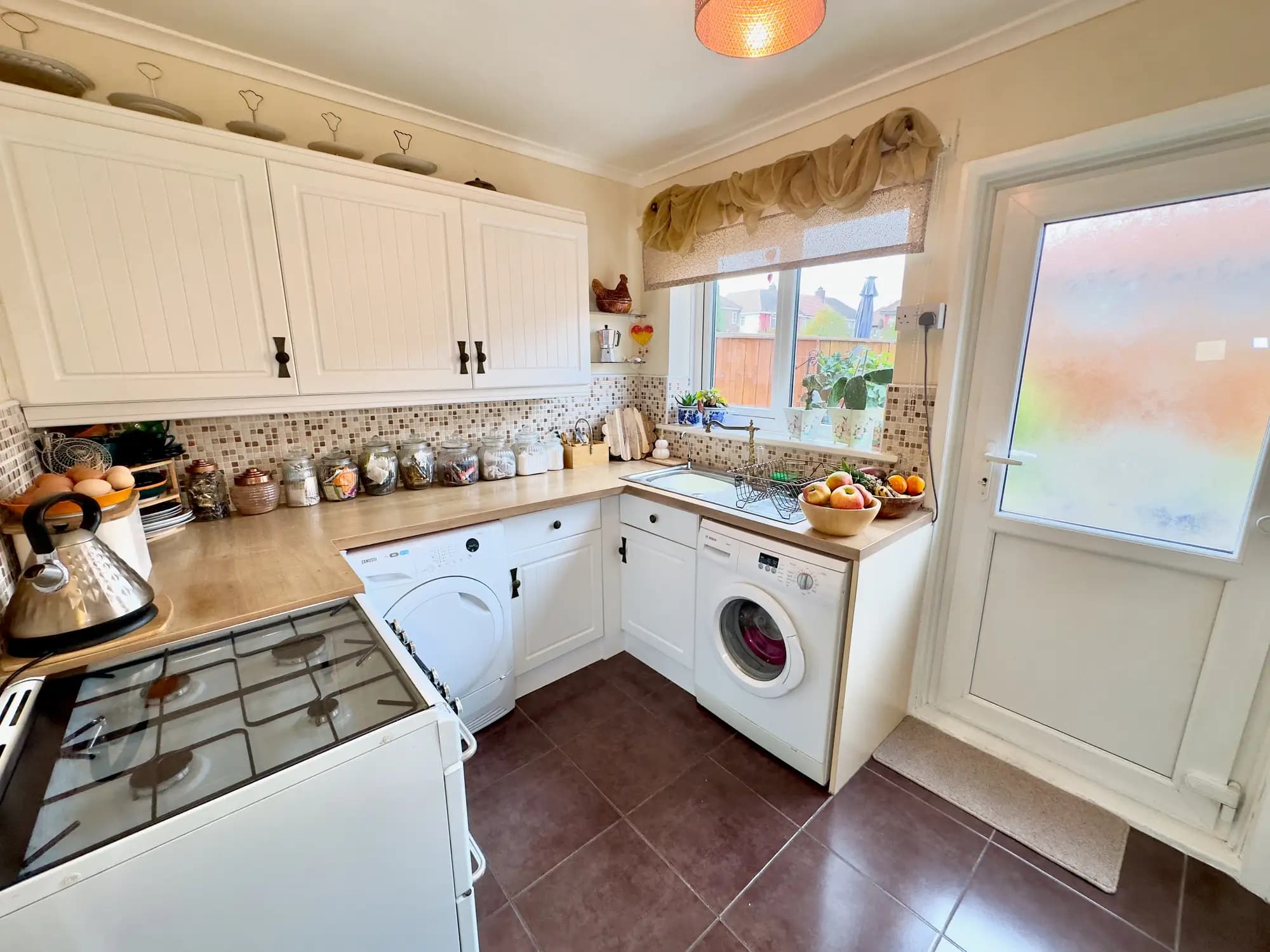 property photo 5 of 18