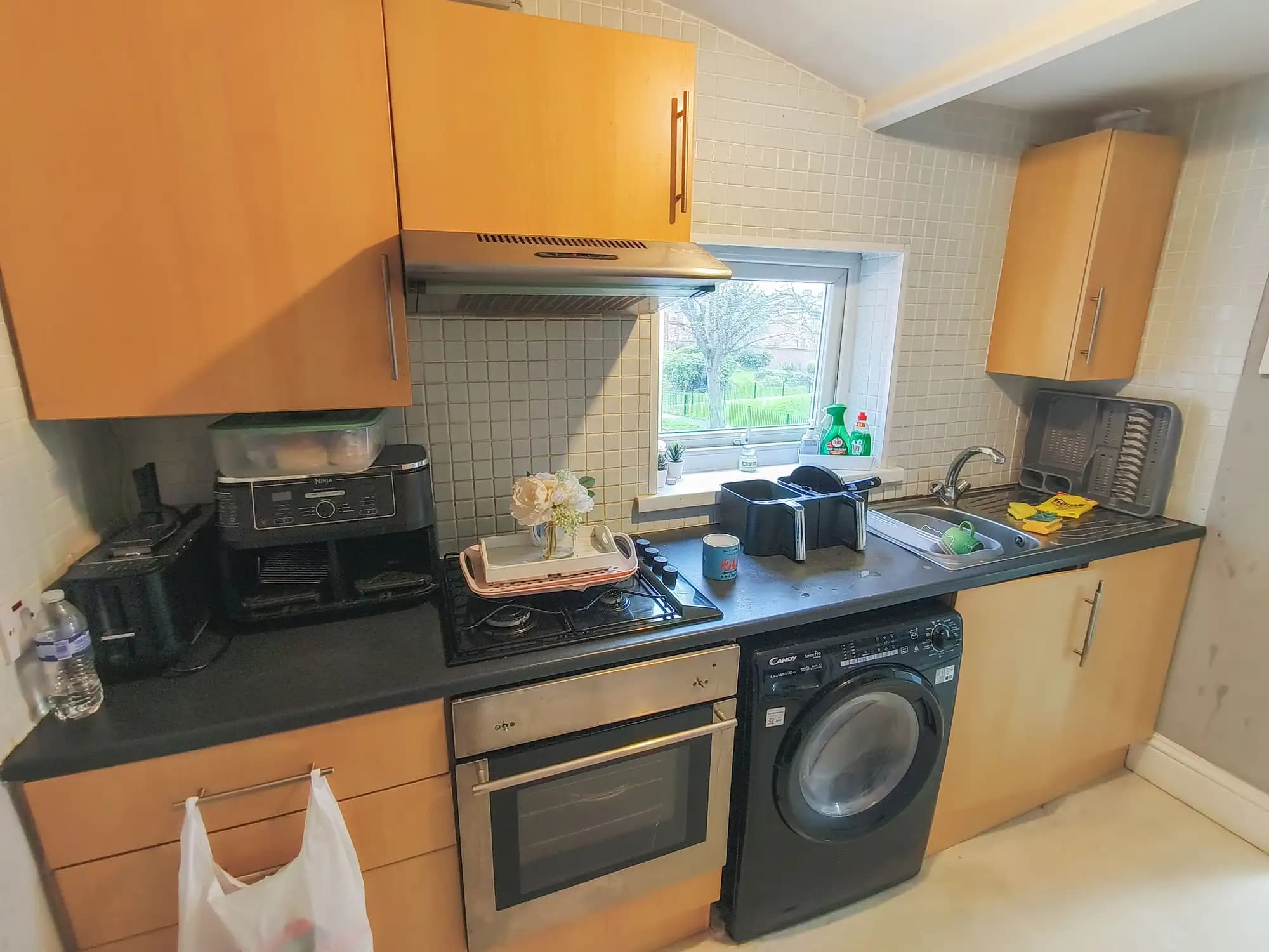 property photo 5 of 14