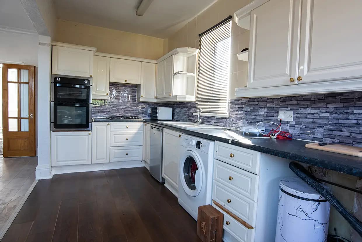property photo 10 of 25