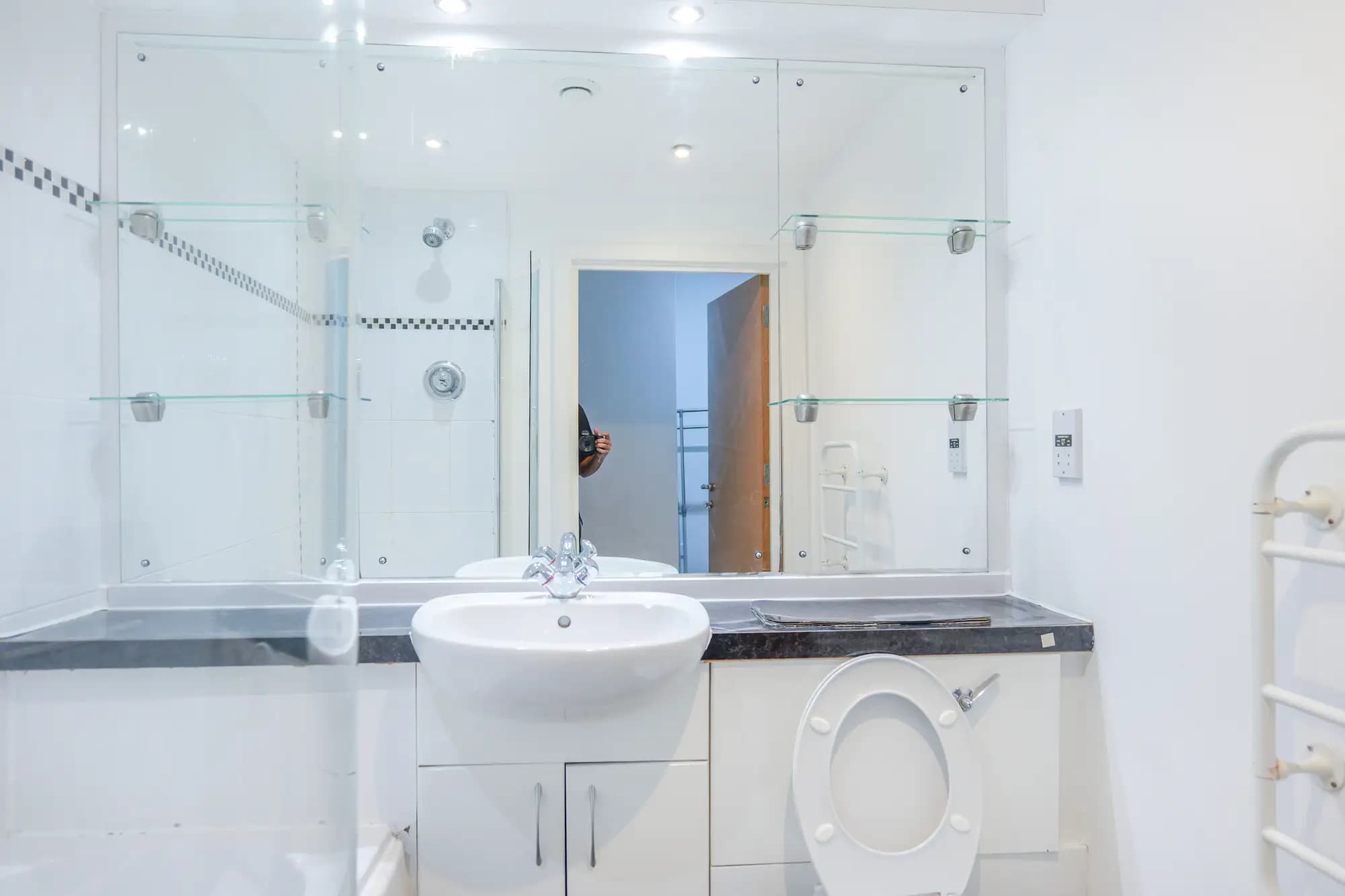 property photo 7 of 20