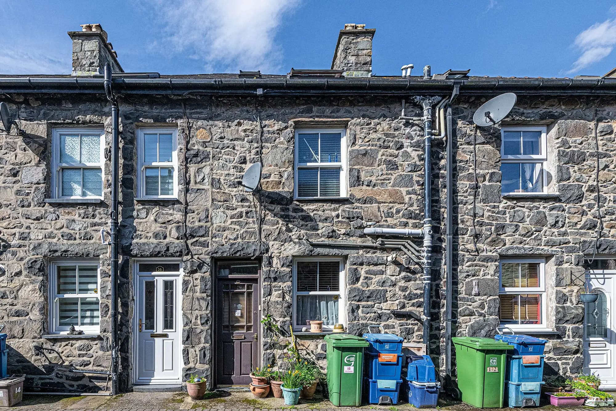 property photo 1 of 25